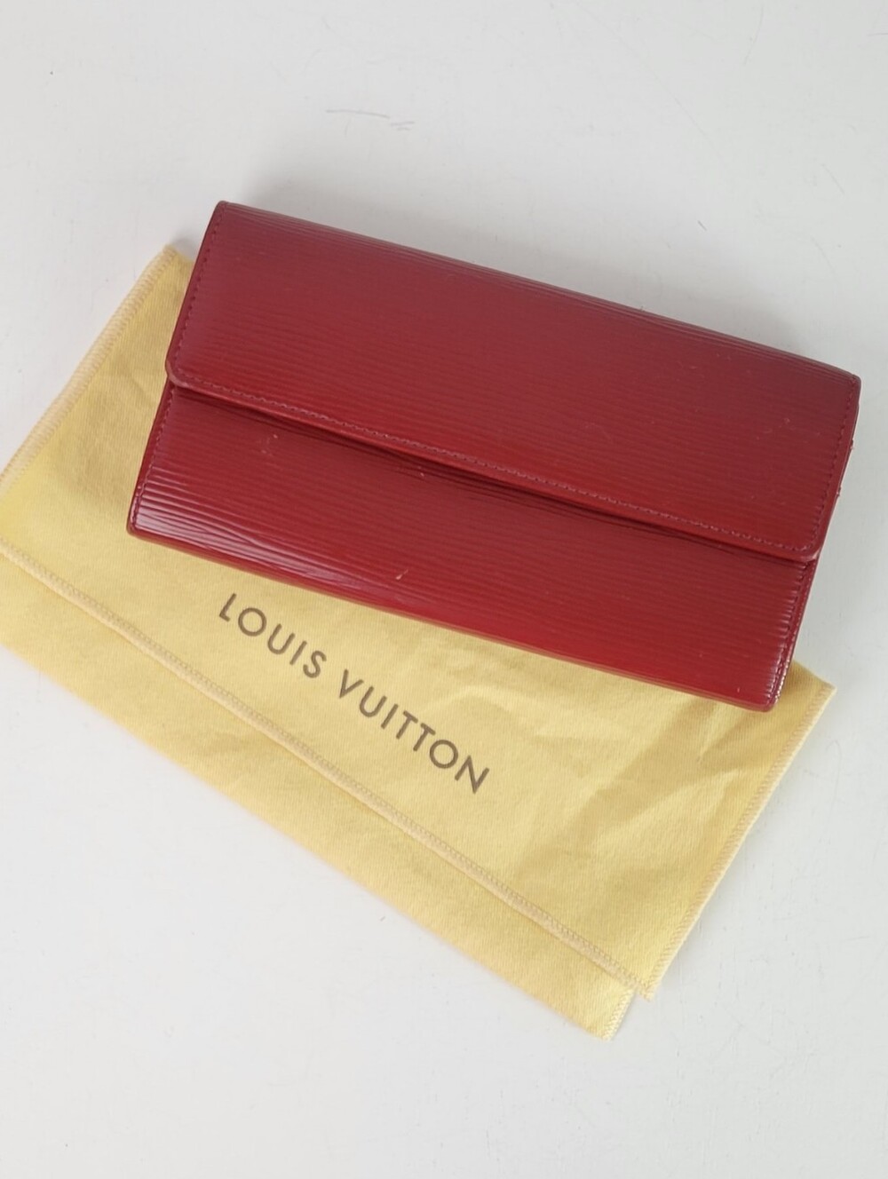 LOUIS VUITTON Red Epi Leather Sarah Wallet